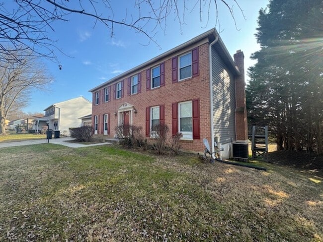 Building Photo - 8310 Chestnut Farm Ln