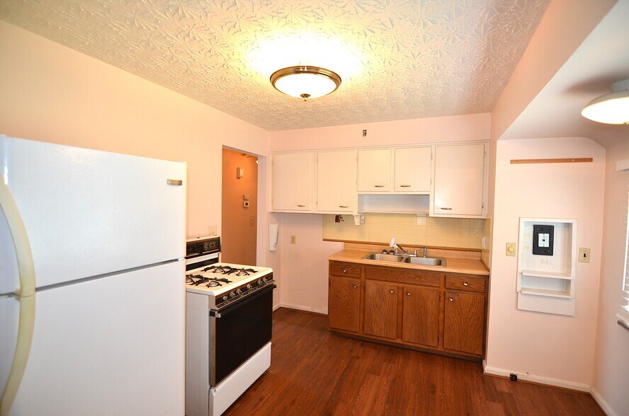 Building Photo - 4625 Orchard Ln