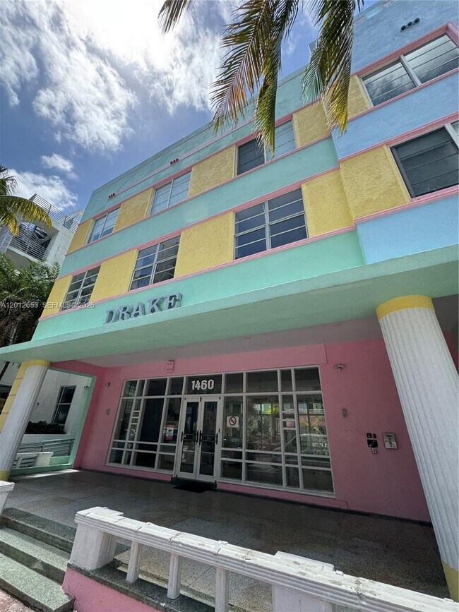 Building Photo - 1460 Ocean Dr