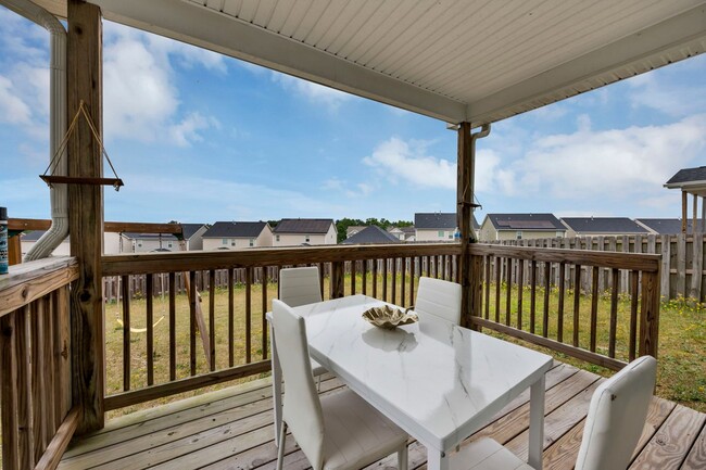 Building Photo - 300 Barony Pl Dr