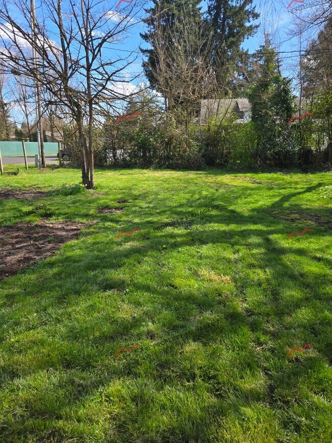 Building Photo - R58