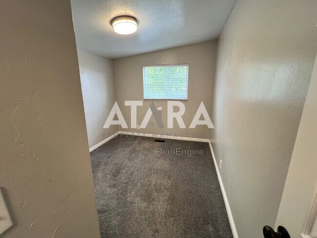 Building Photo - 3213 Rushton Ln