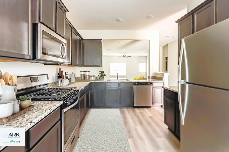 Building Photo - 26820 Steinbeck Dr
