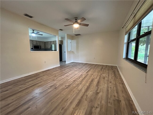 Building Photo - 7236 E Oak Isle Dr