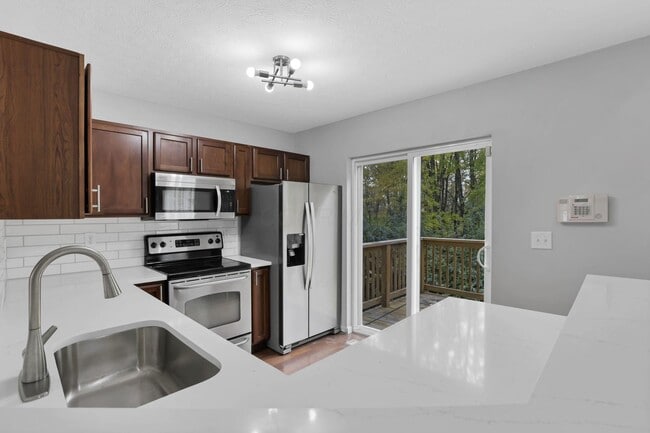 Building Photo - 6479 Walnut Fork Dr