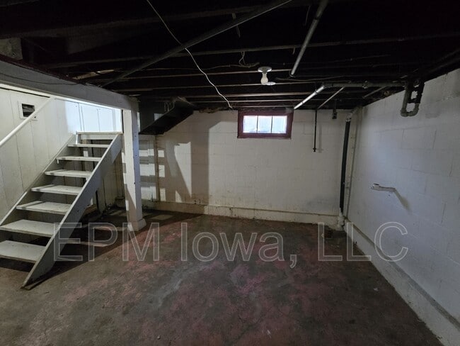 Building Photo - 511 Ricker St