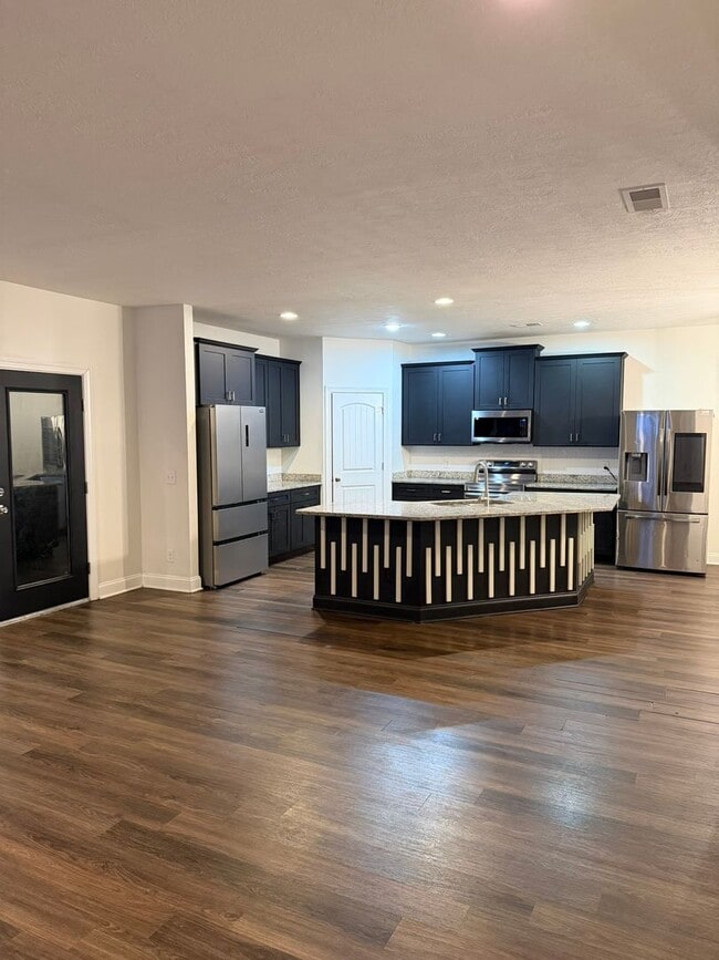 Building Photo - Welcome to your new home!
