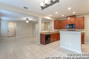 Building Photo - 1403 Sun Garden