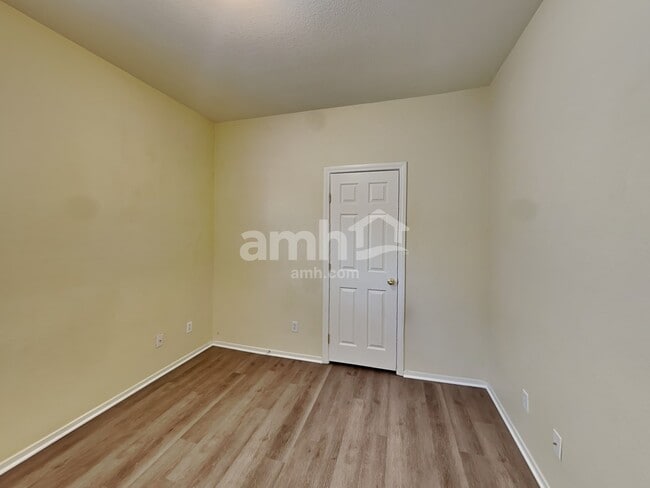 Building Photo - 6345 Hamilton Grove Ave