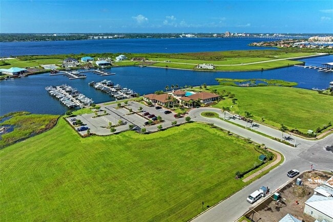 Building Photo - 2322 5th St E