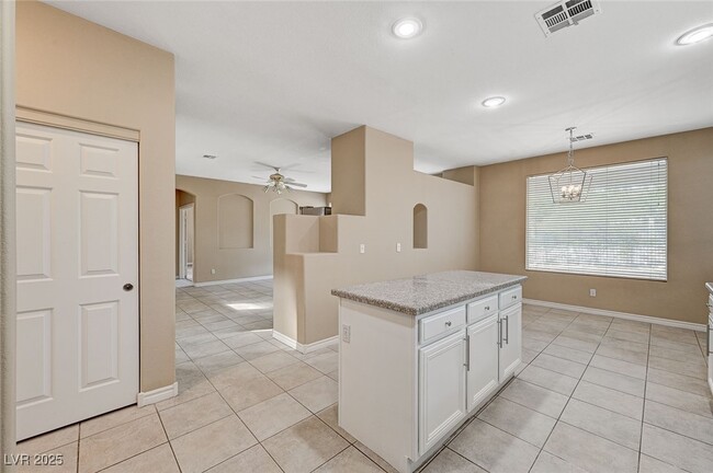 Building Photo - 1332 Dream Valley St