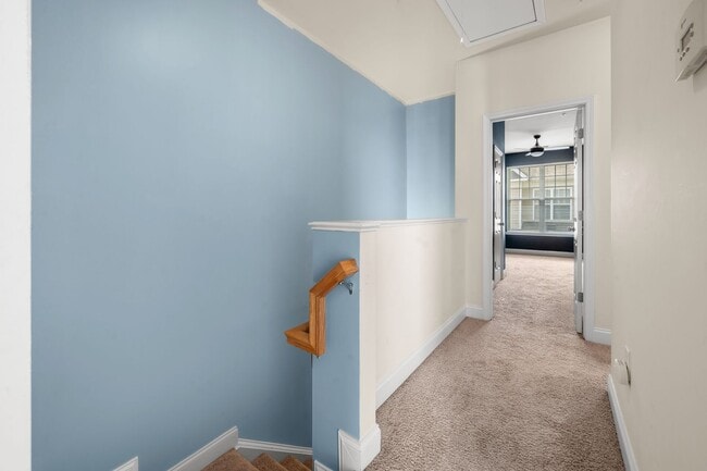 Building Photo - Fantastic Three Bedroom Townhouse in Charlotte