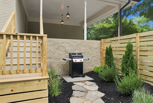 Building Photo - 3901 Quail Hollow Dr