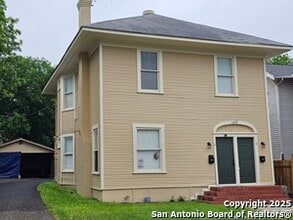 Building Photo - 1022 W Gramercy Pl