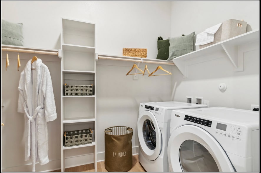 Building Photo - 12389 Merit Dr