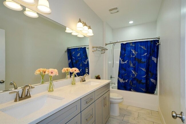 Building Photo - 168 Engelbrecht Rd