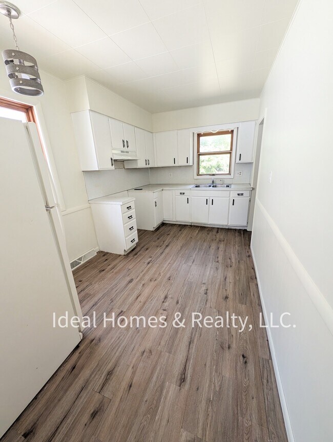 Building Photo - 1123 Ida Ave