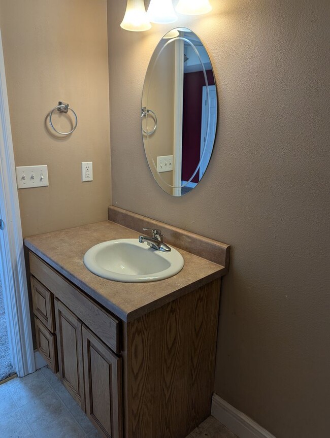 Building Photo - FOR RENT – Gorgeous 3 Bed, 2 Bath Home in ...