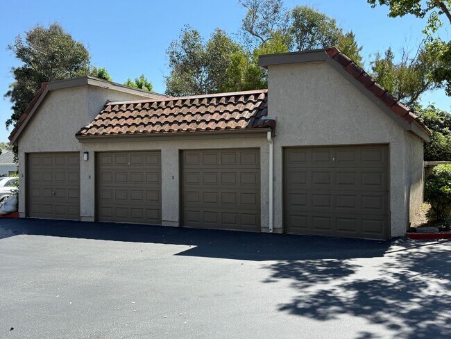 Building Photo - Great 2 Bedroom 2 bath - Villamira  Community, Laguna Niguel