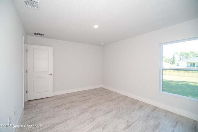 Building Photo - 1241 Platt Ave SW