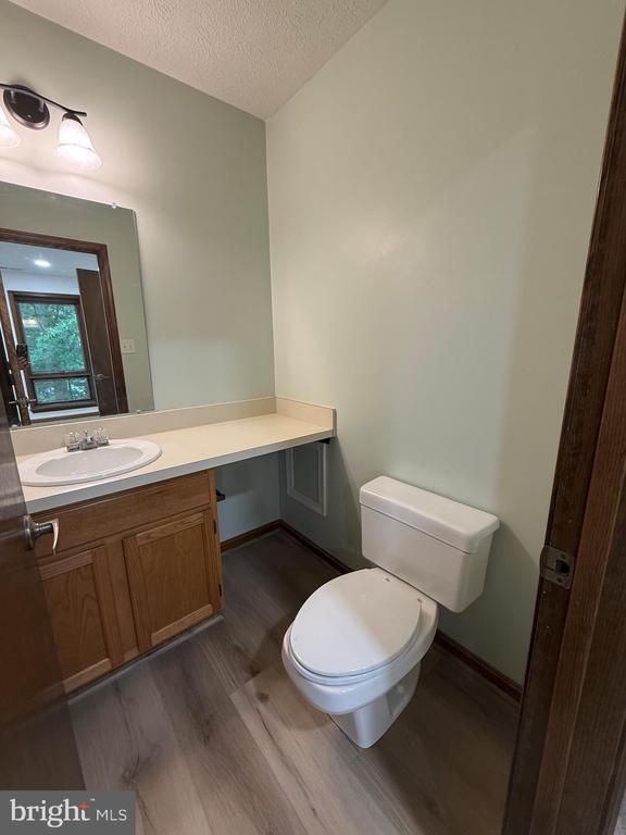Building Photo - 44790 Locust Ridge Ct