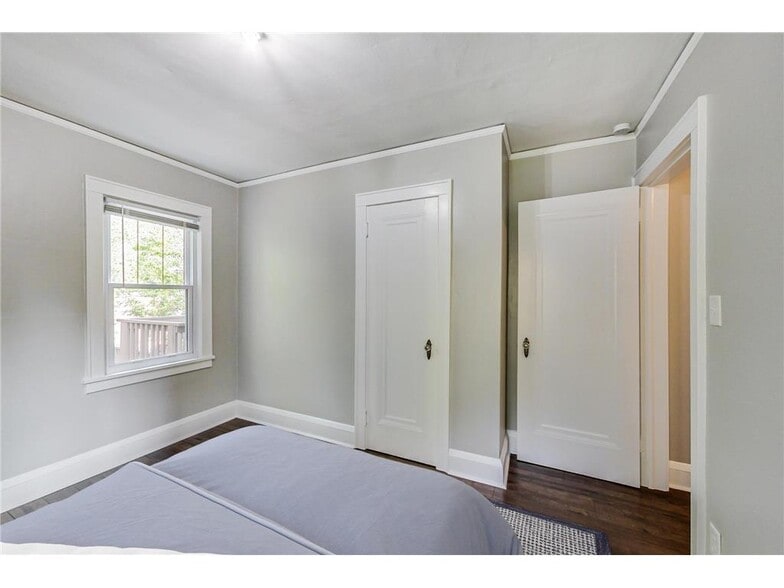 Building Photo - 564 Brimhall St