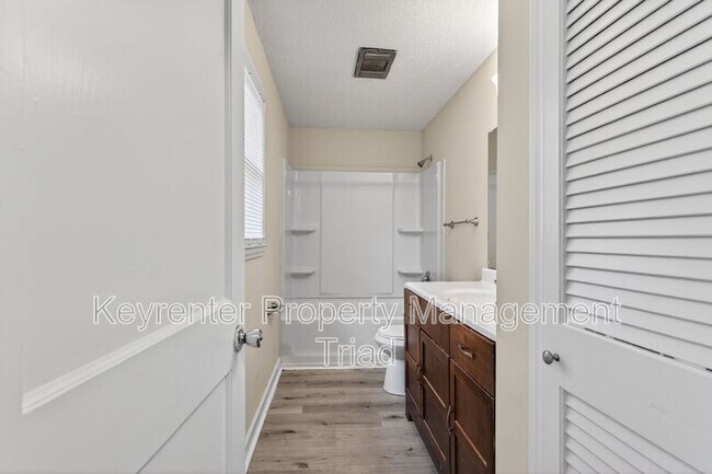 Building Photo - 506 Rocky Knoll Rd