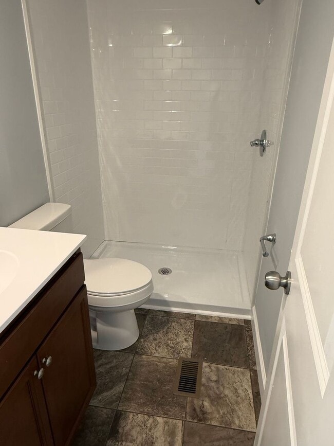 Building Photo - Nice 2 bedroom, 2 bath Mobile Home