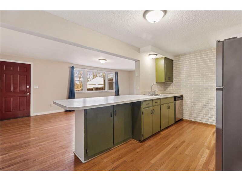 Building Photo - 1241 Circle Terrace Blvd NE