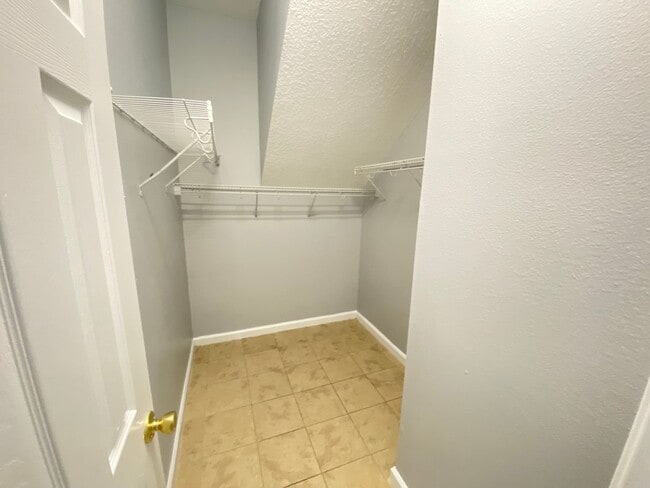 Building Photo - 5 bed / 2.5 bath Lake Nona Townhome!