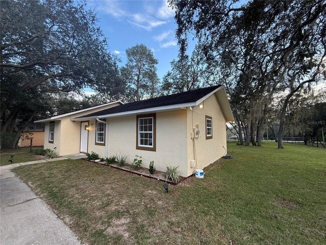 Building Photo - 40233 Palm St