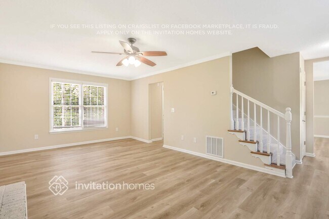 Building Photo - 300 Birch Creek Cir