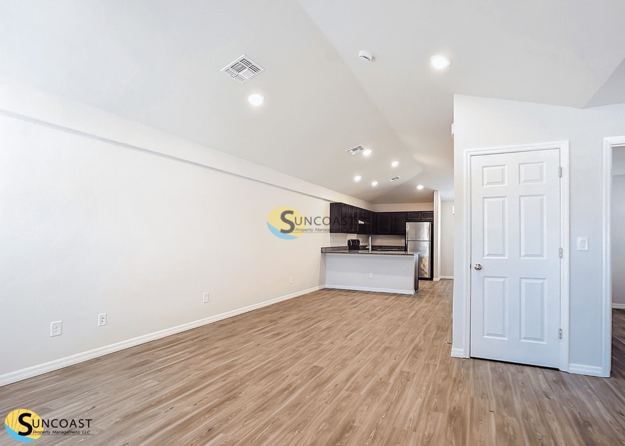 Building Photo - 358 Bamboo Dr