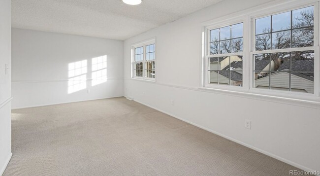 Building Photo - 7542 S Cove Cir