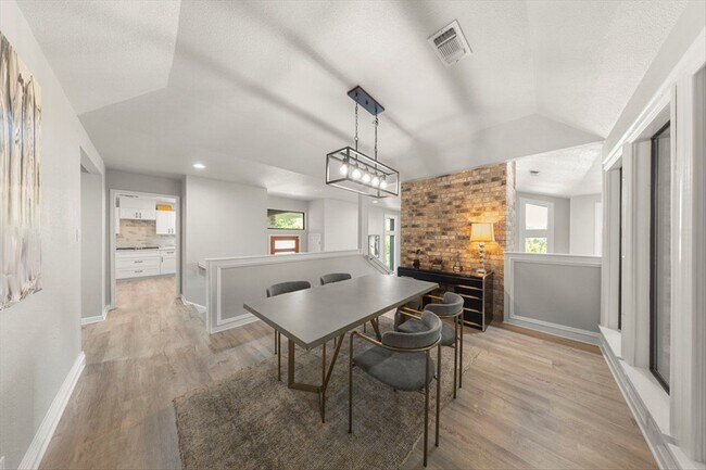 Building Photo - 6002 Mt Bonnell Rd