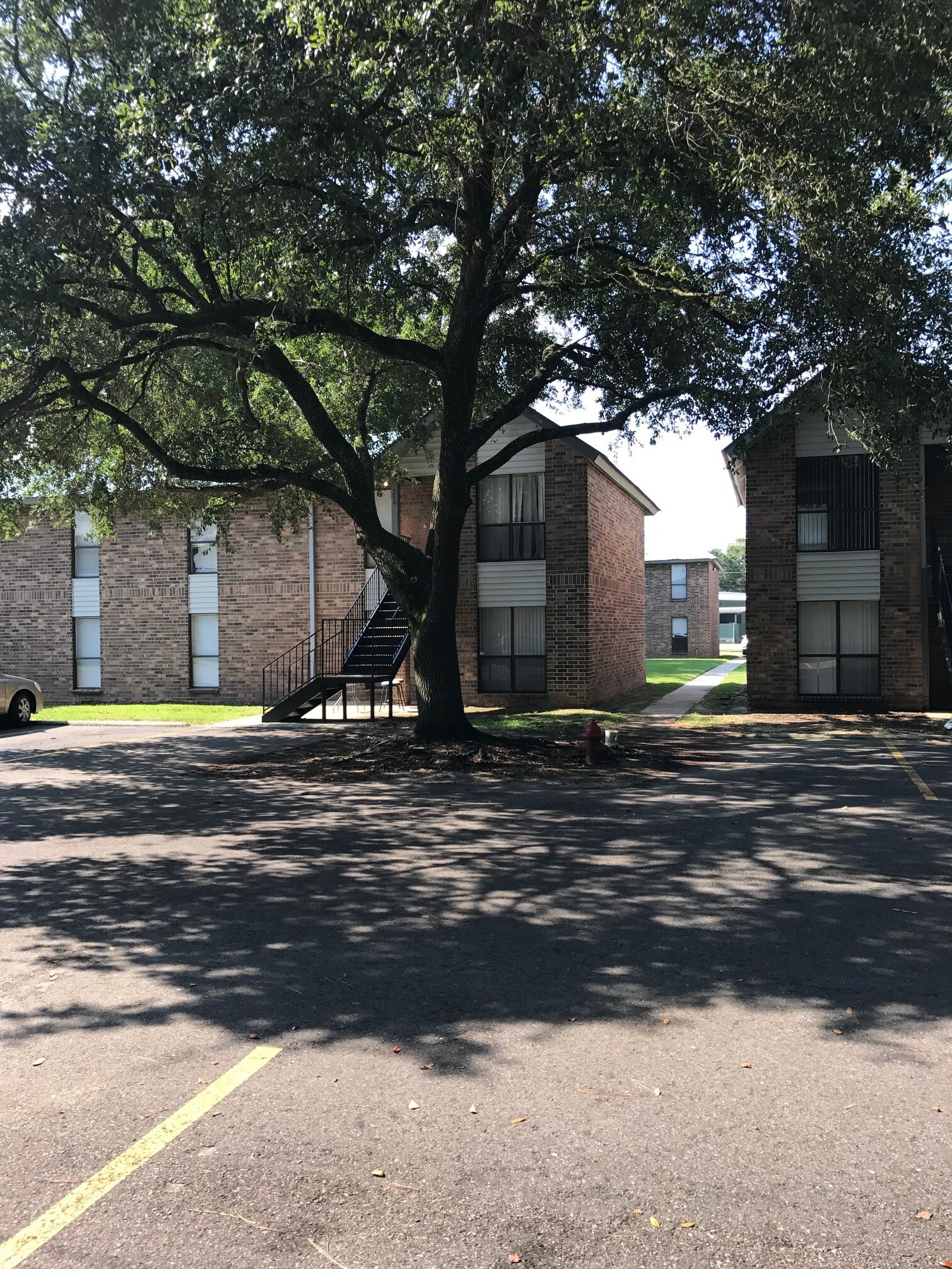 Building Photo - 14355 S Harrells Ferry Rd