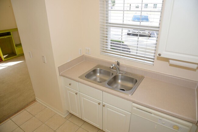 Building Photo - Desirable Florida Club Unit!