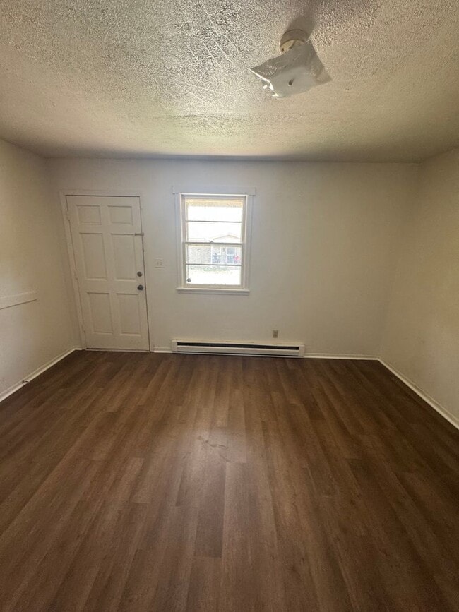 Building Photo - 2/1 Duplex inside city of Shelby, nc