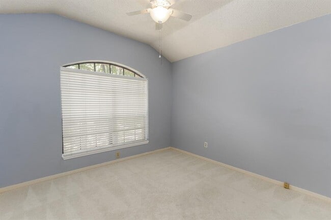 Building Photo - 2458 Parkwood Ln