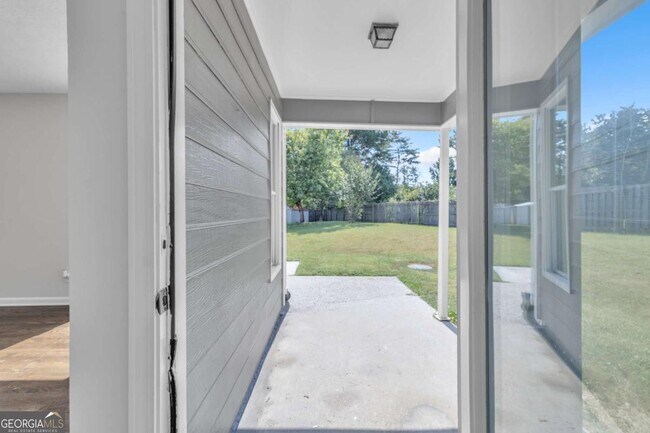 Building Photo - 250 Meadow View Dr