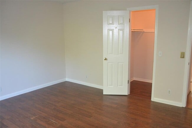 Building Photo - 1717 Jerusalem Dr