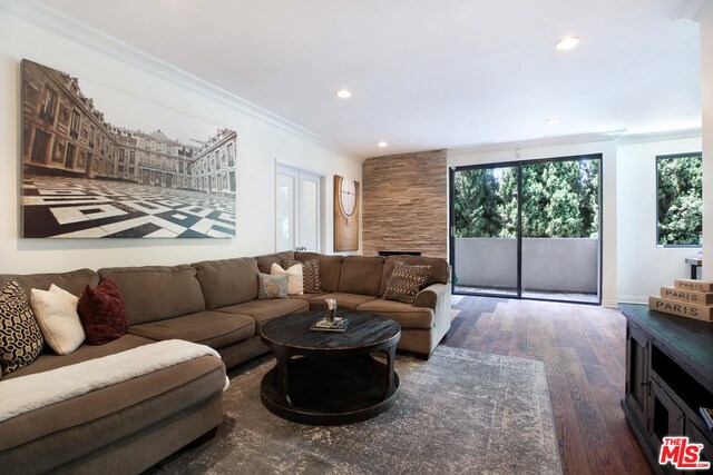 Building Photo - 423 N Palm Dr