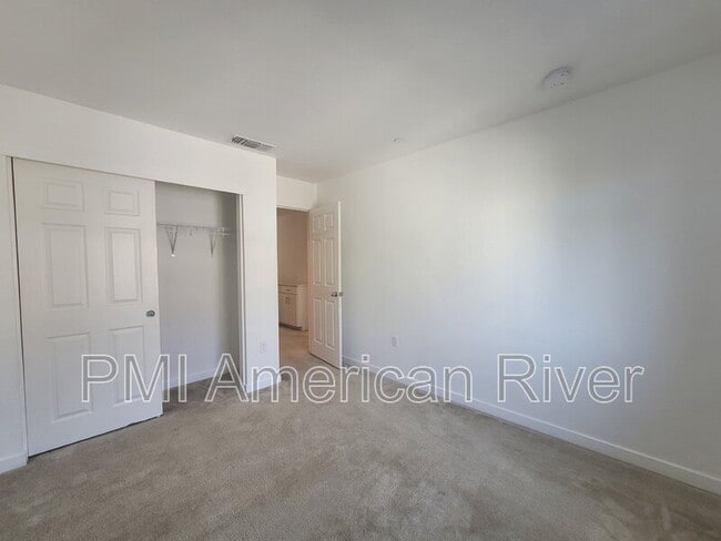 Building Photo - 3007 Mesmerizing Walk