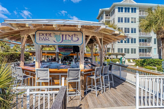 Building Photo - 10 N Forest Beach Dr