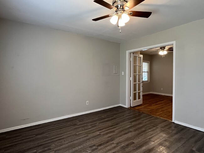 Building Photo - "Spacious 3-Bedroom Duplex with 2 Full Bat...