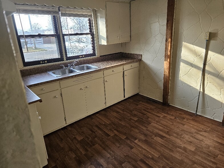 Building Photo - 1627 Norton