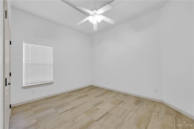 Building Photo - 22 Midlands Cir