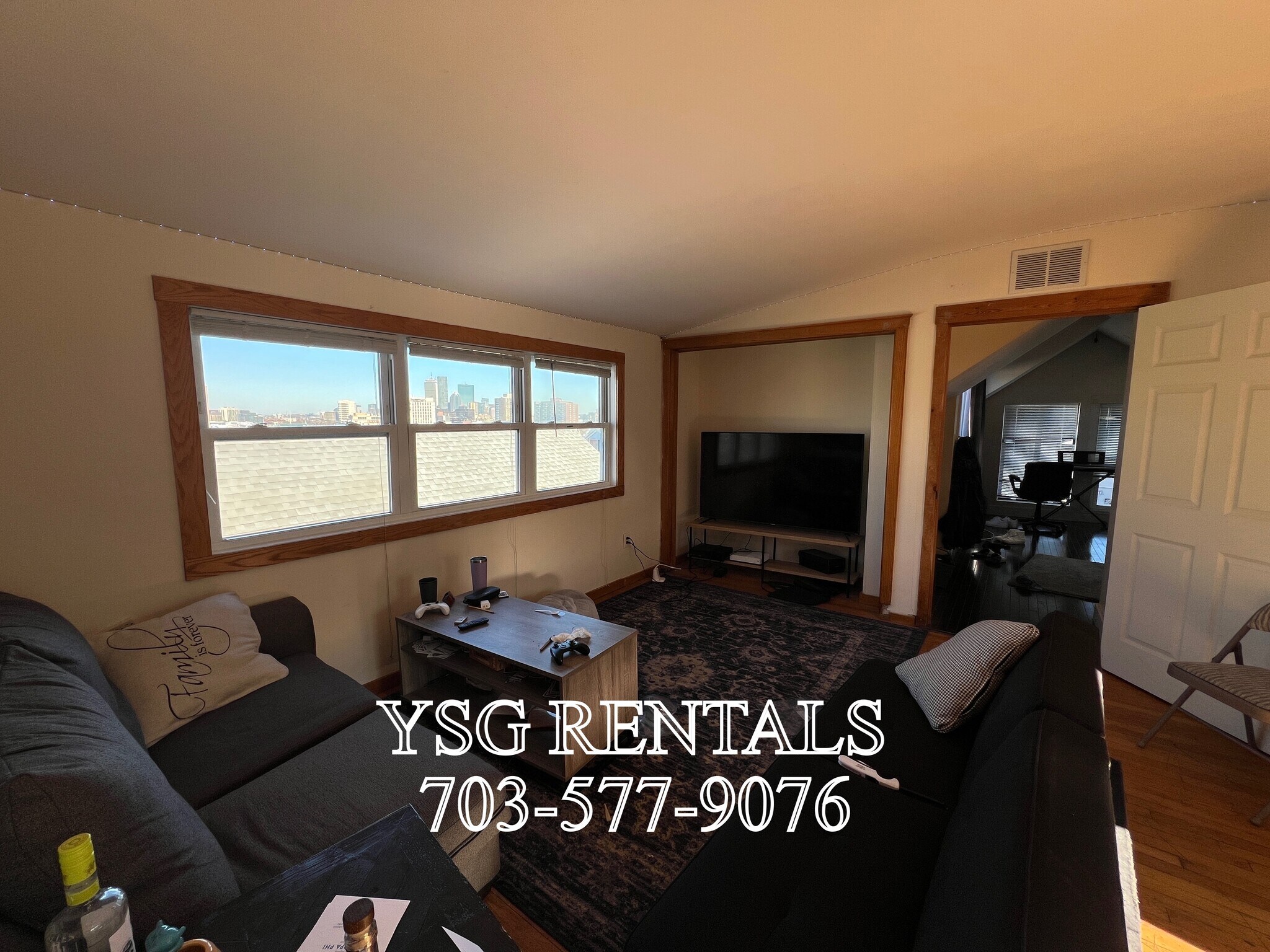 Building Photo - 9 Sunset St