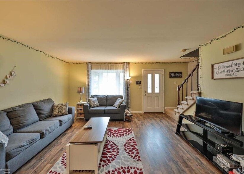 Building Photo - 2637 Arch St SW