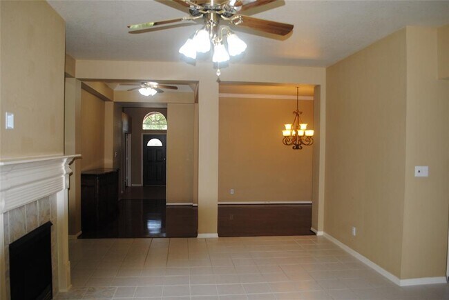 Building Photo - 4606 Russett Ln